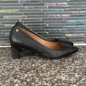 Vionic heels black size 8